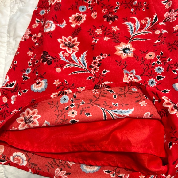 Forever 21 Red Paisley Bottom half lined Romper L - Picture 7 of 8